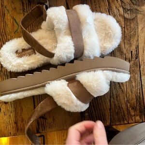Ugh Platform Fuzzy Sandals